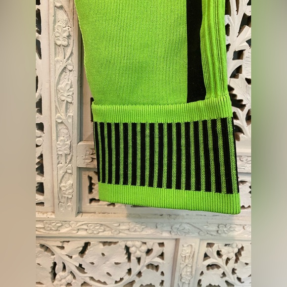 Fabletics Green Leggings - Picture 3 of 4